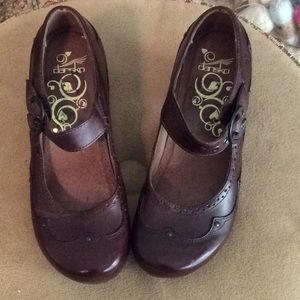 Dansko Mary Jane.Clogs